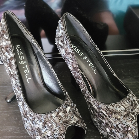 Kiss and tell - Picture 3 of 12